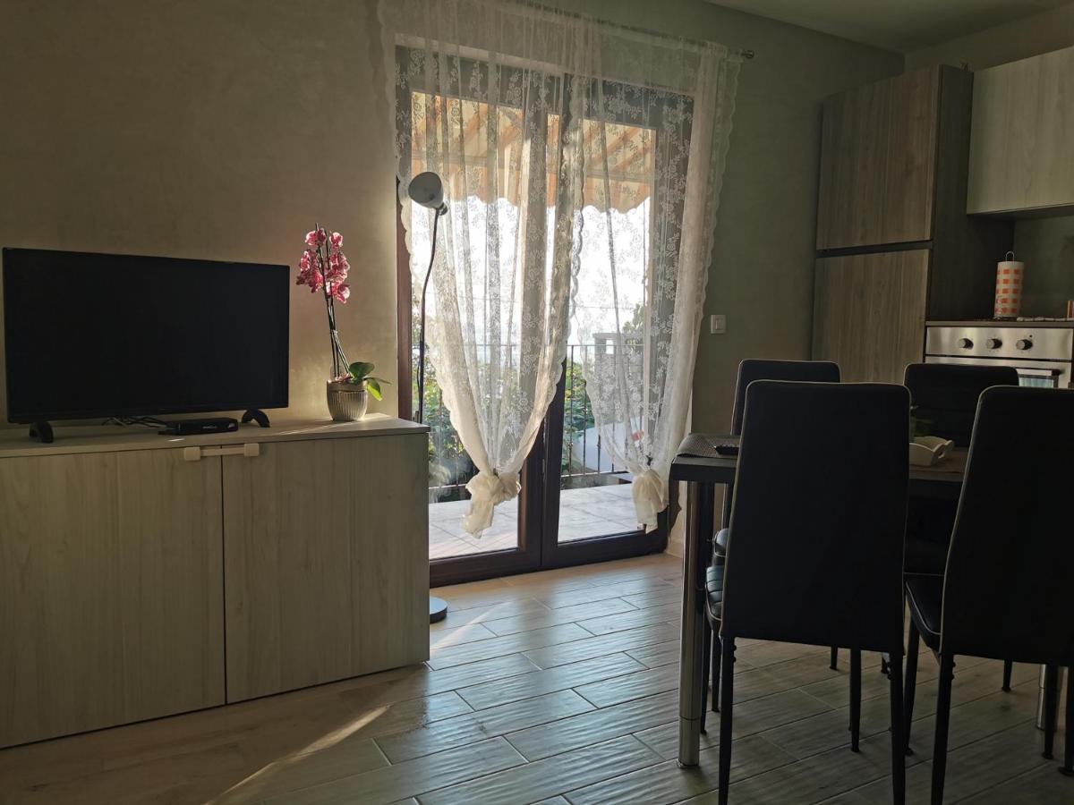 Romantic Apartment For Two On The Sea Zambratija  Exterior foto