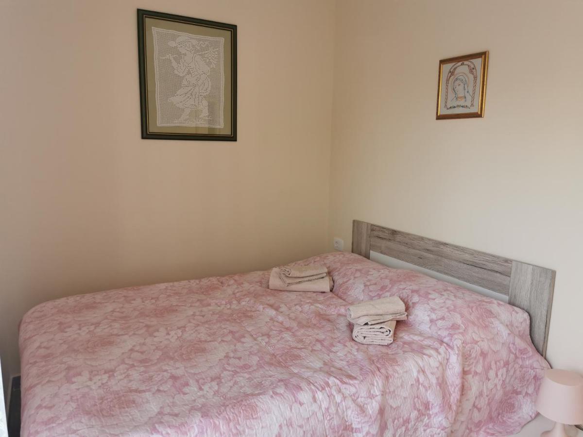 Romantic Apartment For Two On The Sea Zambratija  Exterior foto