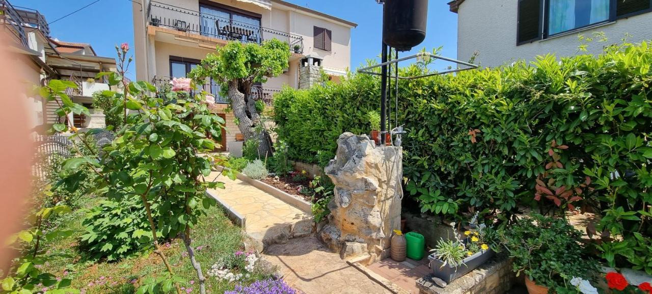 Romantic Apartment For Two On The Sea Zambratija  Exterior foto